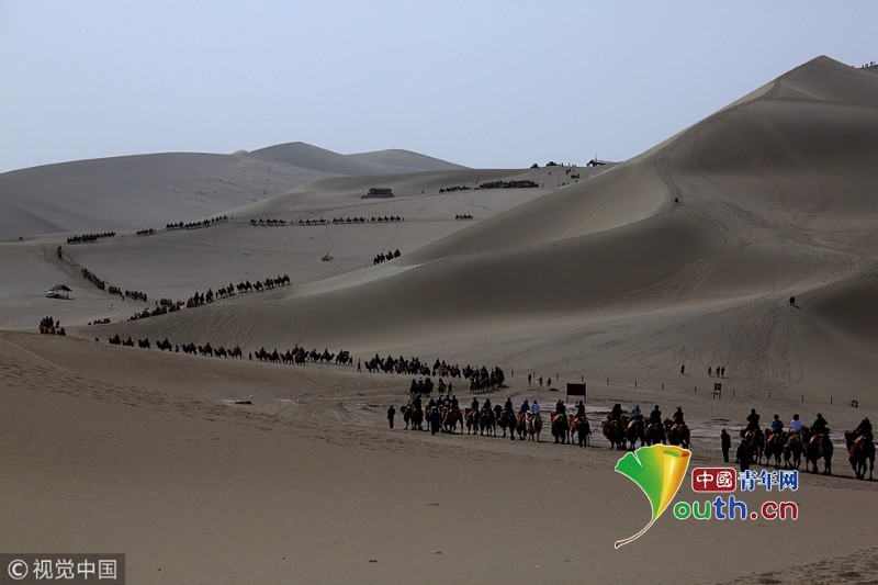 Vỡ trận các địa điểm du lịch tại Trung Quốc trong 3 ngày nghỉ lễ, đâu đâu cũng chỉ thấy người với người